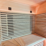 Love room insolite en Limousin avec jacuzzi privatif, sauna et lit hydromassant. Les 3 Clefs de GaYa offre un hébergement romantique près de Limoges pour une nuit en amoureux ou une pause bien-être à deux.