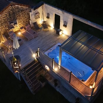 nuit en amoureux pour une escapade romantique proche de limoges avec spa privatif : jacuzzi, sauna et massage